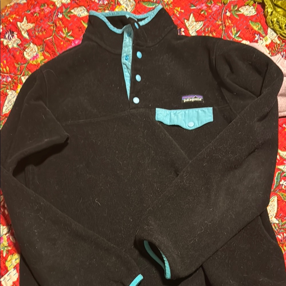 Patagonia Synchilla Black and Blue Fleece Pullover